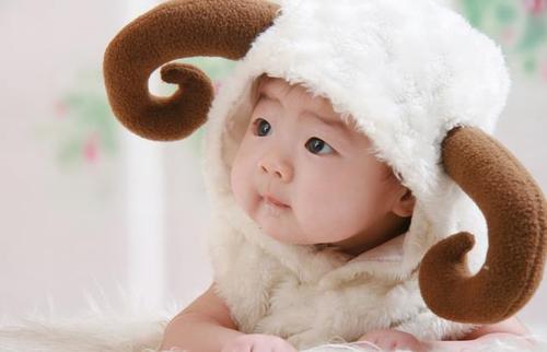 孕妇梦见过年贴春联